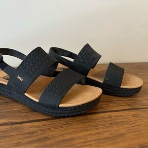 Reef Women's Black and Tan Sandals